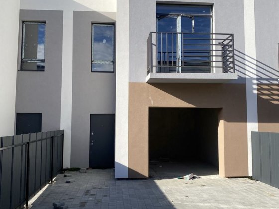 Просторий таунхаус 135 м² біля Калинової Слободи з гаражем та ділянкою Криховцы