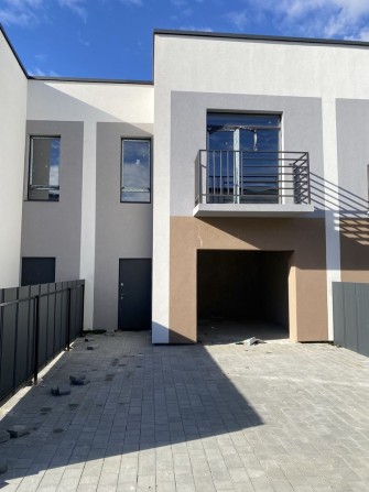 Просторий таунхаус 135 м² біля Калинової Слободи з гаражем та ділянкою - фото 1