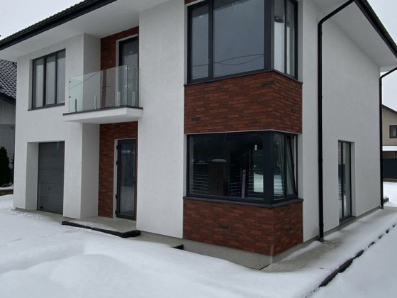 Сучасний будинок з гаражем та подвірям, 5 соток землі Криховцы