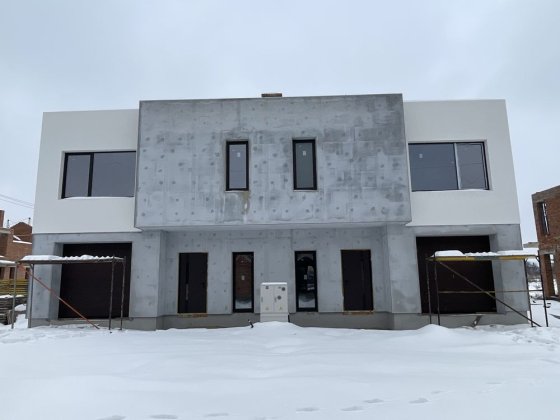 Сучасний дуплекс в чудовій локації з асфальтованим підʼїздом Крихівці