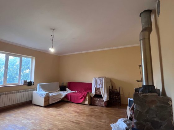 Продаю будинок у Клузеві із земельною ділянкою Клузів