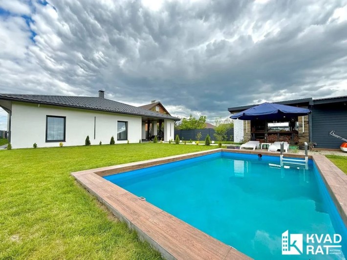 Одноповерховий будинок із якісним ремонтом та басейном - фото 1