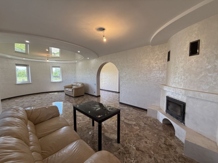 Продається будинок  з  новим Ремонтом - фото 1