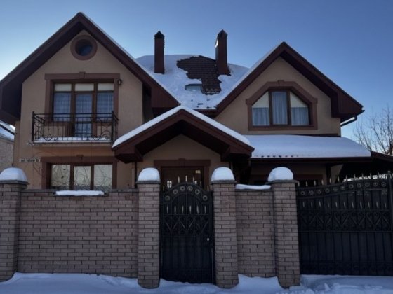 ПРОДАЖ Будиноку  з ЯКІСНИМ  ремонтом та меблями!!! Драгомирчани