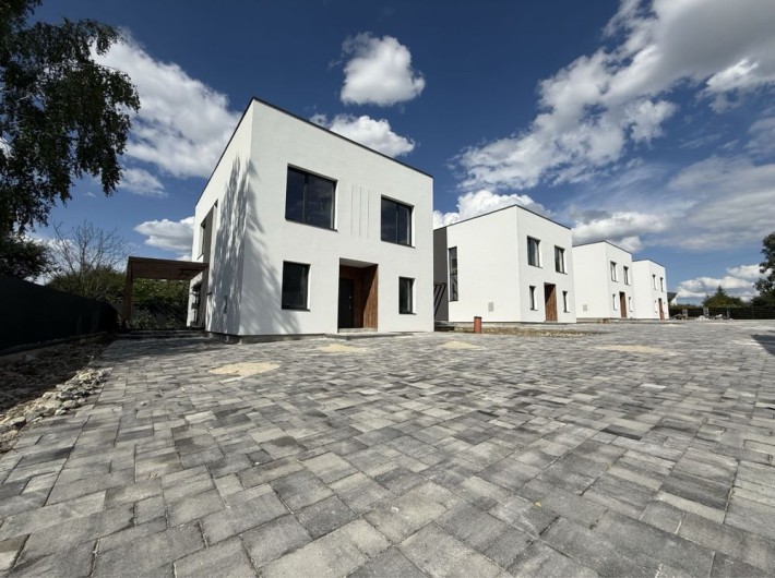 Ексклюзивні ЗДАНІ будинки - фото 1