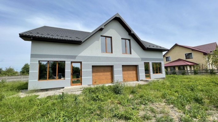 Продається будинок  з гаражем. З великою земельною ділянкою . - фото 1