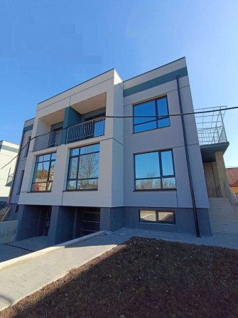 Продається 3 поверховий Квадрохаус, з гаражем, всі комунікації міські - фото 1