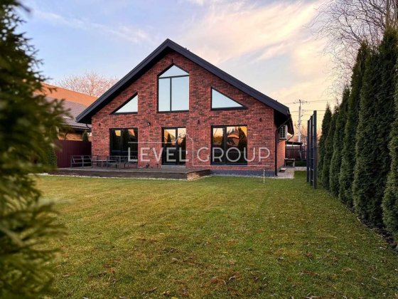 Без комісії. Продаж будинку з ремонтом. Володимирська вул., 101 Святопетровское