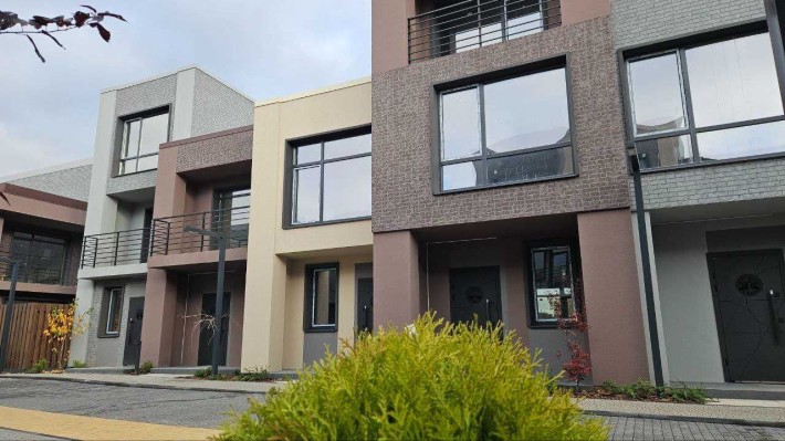 єОселя! Таунхаус 56 м², подвір’я, паркомісце! - фото 1