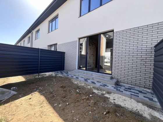 Таунхаус 58 м2 зі своїм двориком, Білогородка. По ціні квартири.Власни Білогородка