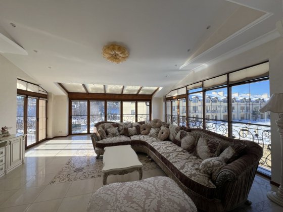 Будинок з новим ремонтом, вихід на воду ,Козин, В. Дамба Козин