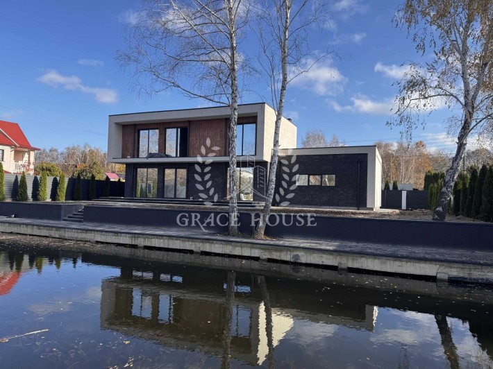 Продажа Дома в Козине с выходом на озеро. 270м, 8.5 соток.Гараж 2 авто - фото 1