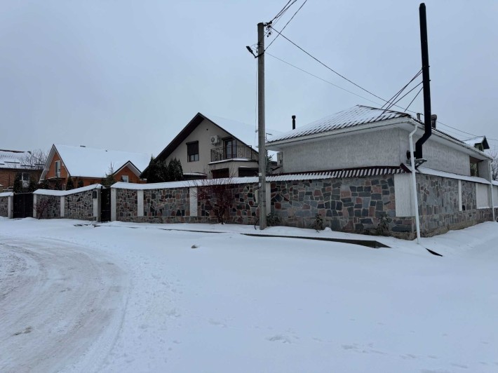 Власний будинок 280м + гостьовий буд. 40м. газифіковані, ремонт, меблі - фото 1