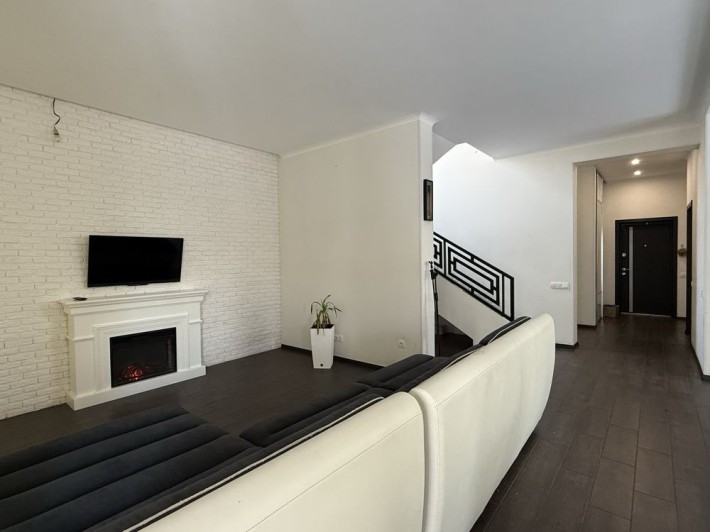 Продажа дома с газом Гатное 155м2 тераса SportLife McDonalds - фото 1