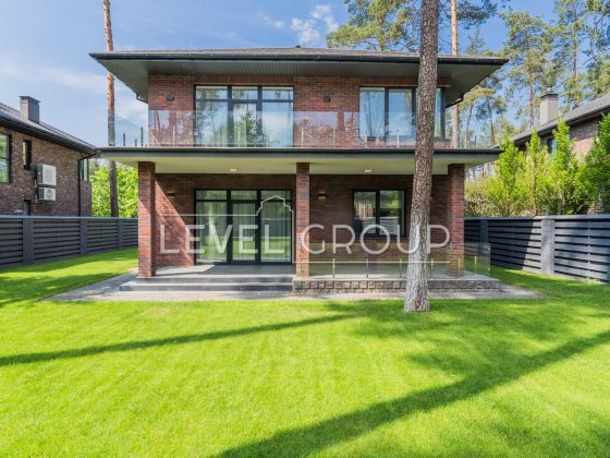 Будинок 250м. у котеджному містечку. Ліс! Козин! 10 соток! Козин