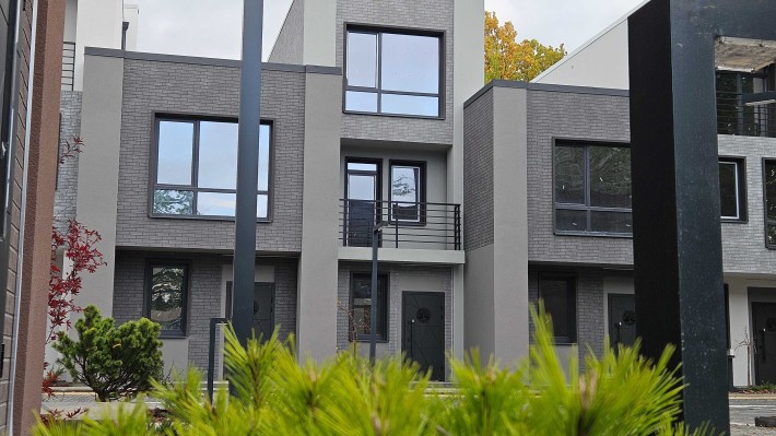 єОселя! 2-поверховий таунхаус в Крюківщині. Смарт Девелопмент - фото 1