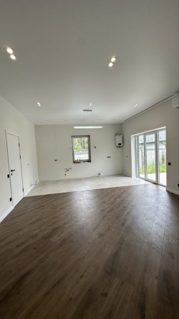 Одноповерховий будинок з новим ремонтом! - фото 1