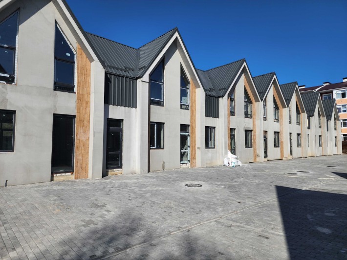 Продам Таунхаус, 58м2 с. Білогородка, поруч Сільпо, зупинка, школа. - фото 1