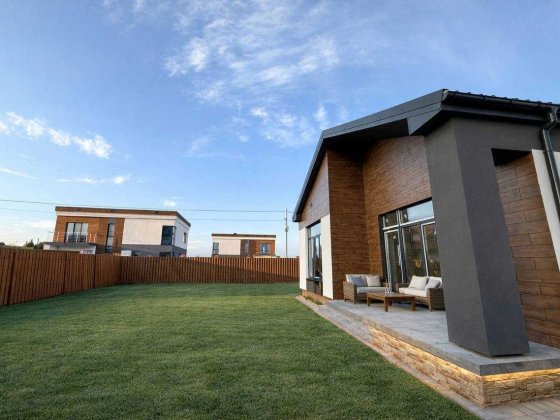 Продаж! Будинок 130 м2, ділянка 6 соток, одноповерховий. Біля озера Білогородка