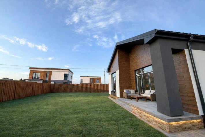 Продаж! Будинок 130 м2, ділянка 6 соток, одноповерховий. Біля озера - фото 1