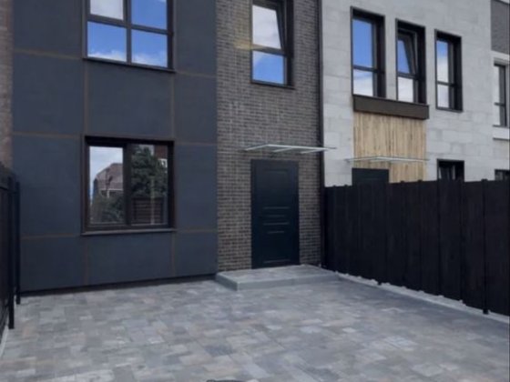 Таунхауси с. Святопетрівське з окремим заїздом від 92м2. Святопетровское