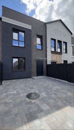 Таунхауси с. Святопетрівське з окремим заїздом від 92м2. - фото 1