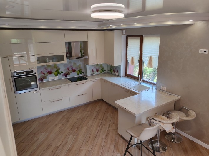 Продаж будинку з ремонтом від хазяїна! - фото 1