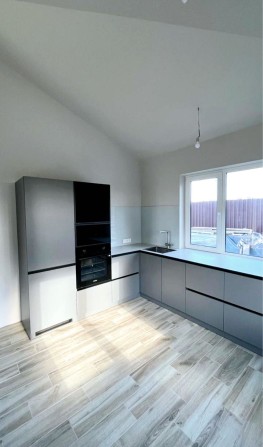 Продаж будинку з новим ремонтом  в Мальовничому Ворзелі - фото 1