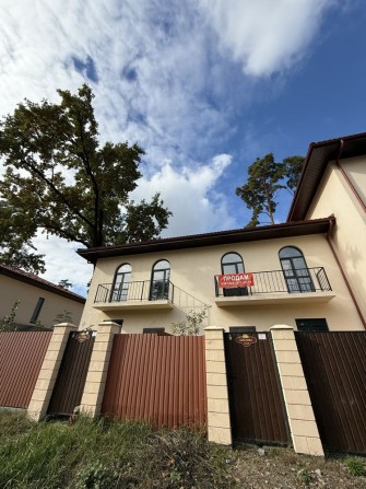 Продам готовий просторий танхауз в Ворзелі - фото 1