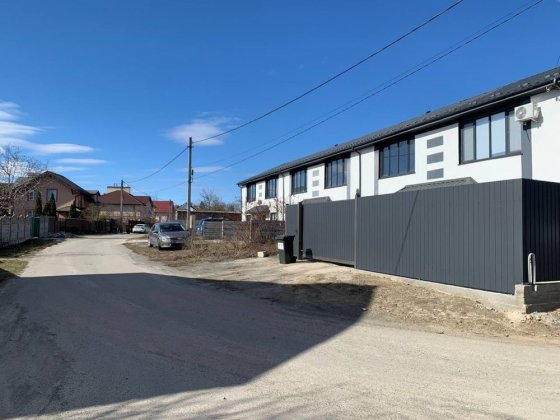 Продам таунхаус з частковим ремонтом + матеріали 100 м.кв. 63000 $ Ворзель