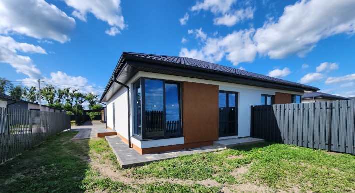 Забудовник.  Одноповерховий будинок, котеджне містечко. - фото 1