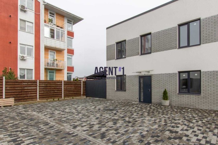 Продається таунхаус в центральній локації села Білогородка. - фото 1