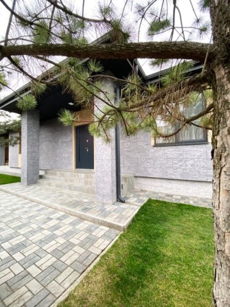 Одноповерховий будинок 4 кімнати + 2 гардеробні ЕЛЕГАНТНИЙ інтер’єр - фото 1