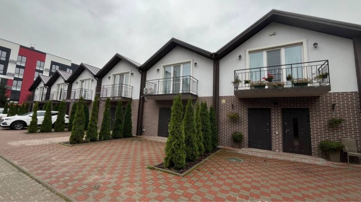 Гатне таунхаус з ремонтом біля метро - фото 1