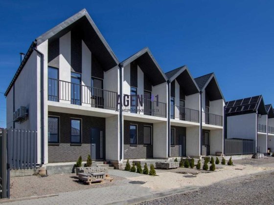 Продається сучасний таунхаус 80 кв.м.  с. Святопетрівське. Святопетровское