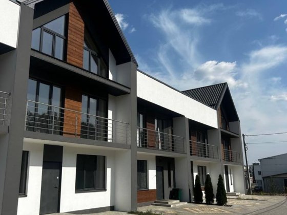 Продаж таунхаусу з чистовим ремонтом в Святопетрівську 112м2 Святопетровское