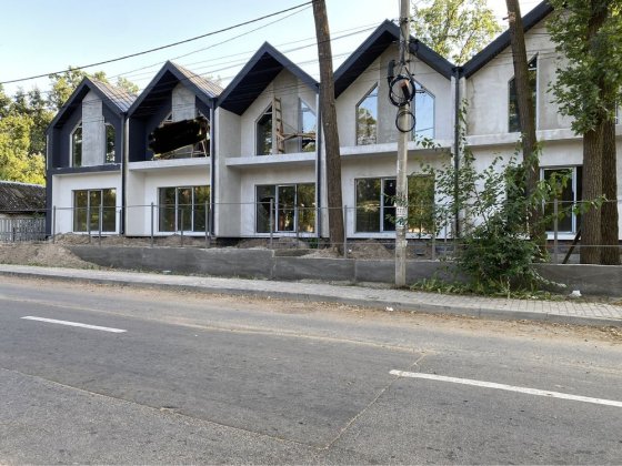 ТЕРМІНОВИЙ ПРОДАЖ! Кутовий таунхаус у мальовничому Ворзелі. Ворзель