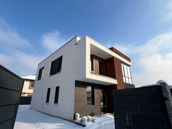 Продам Будинок у Крюківщині! Якісне будівництво , всі комунікації. Крюківщина