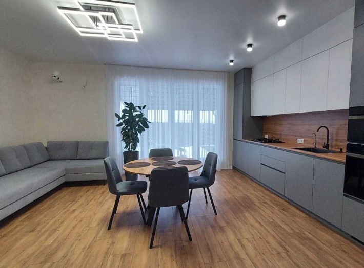 Дуплекс з ремонтом на території котеджного містечка! Газ / 4 кімнати - фото 1