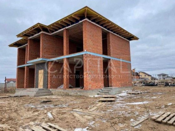 Пропонується до продажу земельна ділянка з будинком. Гатне Гатное