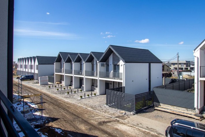 Сучасний таунхаус 71 кв.м. в закритому комплексі. Святопетрівське - фото 1