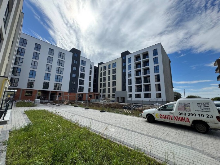 Продається 1-кімнатна квартира в новобудові. Адреса: вул. Героїв Крут, 5 - фото 1