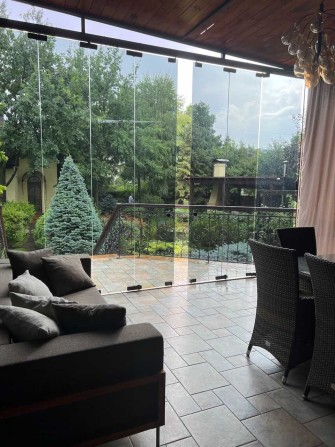 Качественный дом 560м2 с шикарним участком в п. Святопетровское! - фото 1