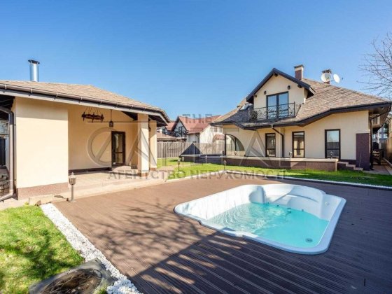 Продаж будинку з ремонтом в Святопетрівському з басейном Святопетровское