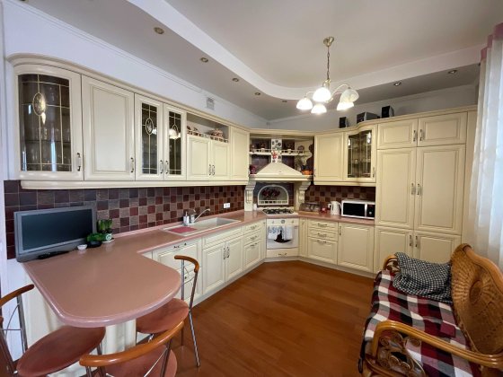 Будинок 290м2 з ремонтом та меблями/Святопетрівське/Ділянка 12 соток Святопетрівське