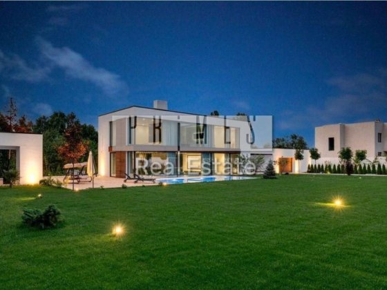 Продаж будинку 340м2 12сот Козин,Плюти,Лісники Козин