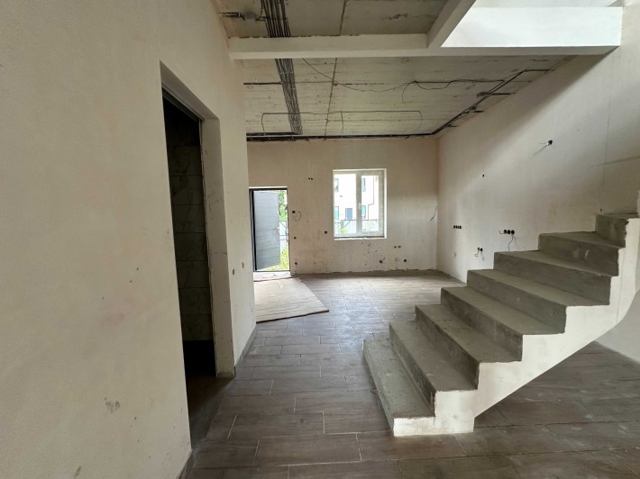 Продаж! Дуплекс з незакінченим РЕМОНТОМ по хорошій ціні. Оформлення 2% - фото 1