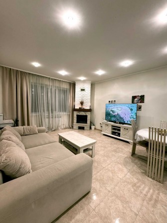 Продаж розкішного 3 пов. будинку в престижному районі Ворзеля - фото 1