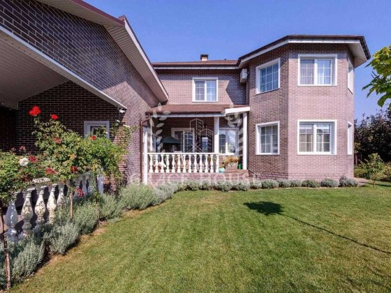 Продаж будинку 270м з басейном Крюківщина Удачний Гатне 10 соток газ Крюківщина