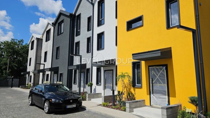 Продам Таунхаус в с. Гатне - фото 1